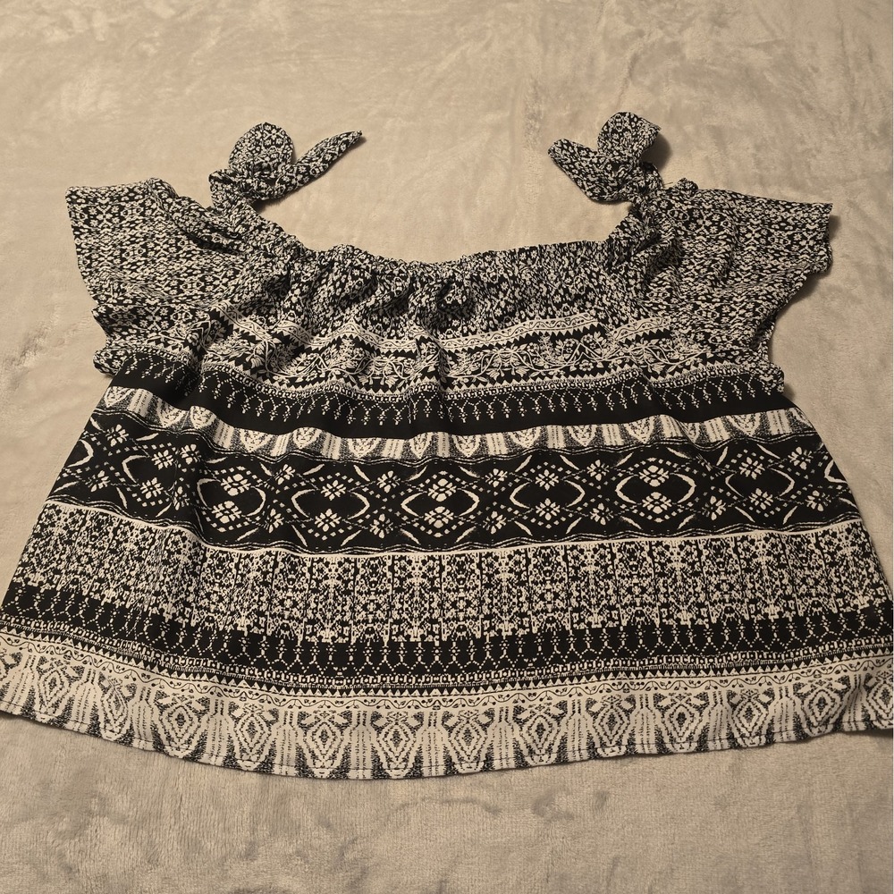 Women's By & By Cropped Tribal Boho Black & White Off The Shoulder top With Bows